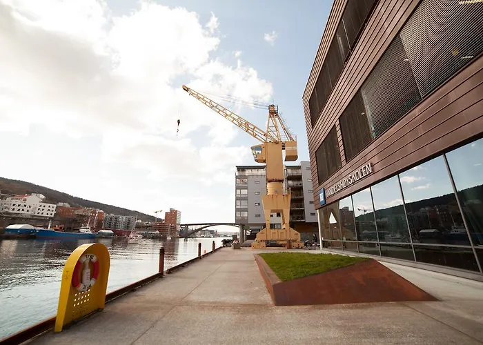 Bjørvika Apartments, Damsgård Area, Center *